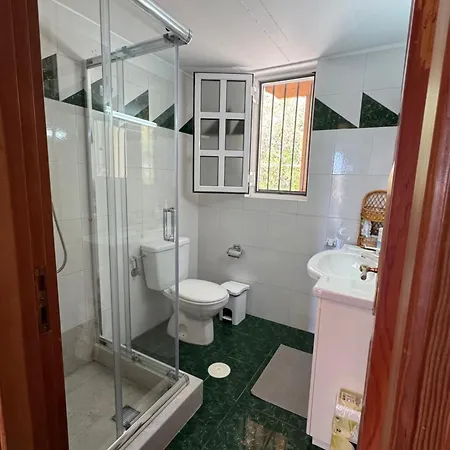 Felicity Seaside Retreat * 埃尔米奥尼